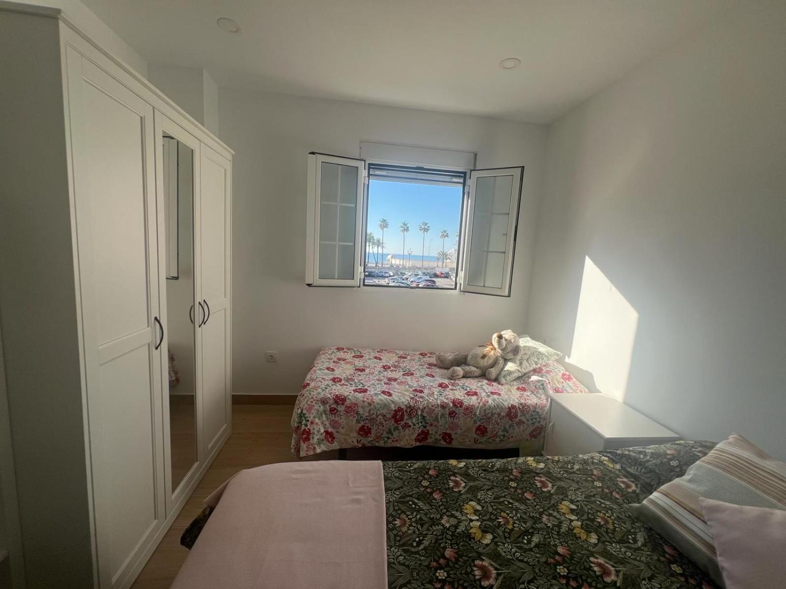 Apartament The Traveller'S House Con Vistas A Playa La Caleta Kadyks Zewnętrze zdjęcie